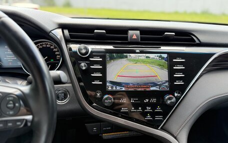 Toyota Camry, 2019 год, 3 050 000 рублей, 12 фотография