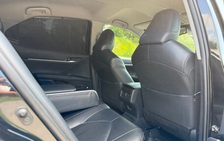 Toyota Camry, 2019 год, 3 050 000 рублей, 10 фотография