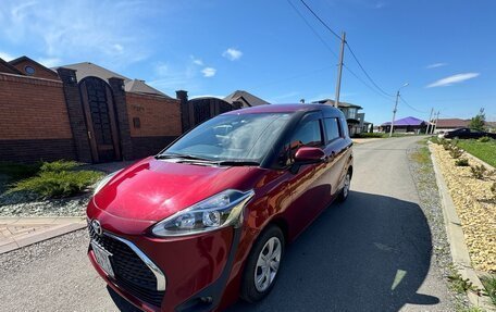 Toyota Sienta II, 2019 год, 1 500 000 рублей, 2 фотография