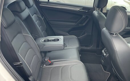 Volkswagen Tiguan II, 2021 год, 3 380 000 рублей, 21 фотография