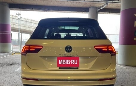 Volkswagen Tiguan II, 2021 год, 3 380 000 рублей, 22 фотография