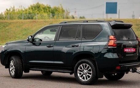 Toyota Land Cruiser Prado 150 рестайлинг 2, 2018 год, 4 500 000 рублей, 6 фотография