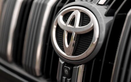 Toyota Land Cruiser Prado 150 рестайлинг 2, 2018 год, 4 500 000 рублей, 18 фотография