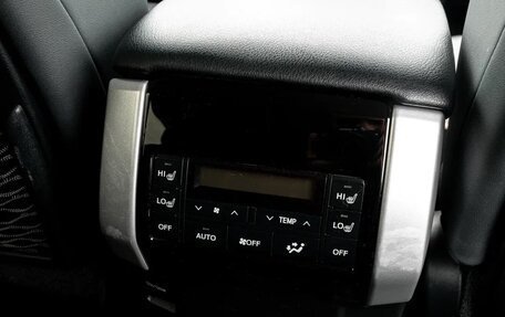 Toyota Land Cruiser Prado 150 рестайлинг 2, 2018 год, 4 500 000 рублей, 27 фотография