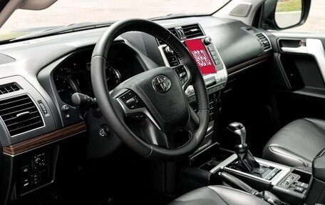 Toyota Land Cruiser Prado 150 рестайлинг 2, 2018 год, 4 500 000 рублей, 24 фотография