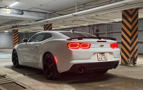 Chevrolet Camaro VI, 2022 год, 3 950 000 рублей, 5 фотография