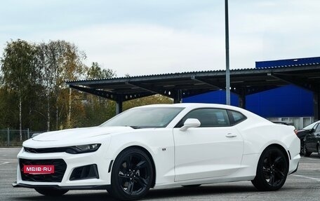 Chevrolet Camaro VI, 2022 год, 3 950 000 рублей, 2 фотография