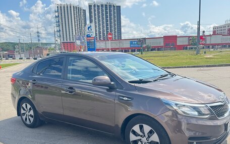 KIA Rio III рестайлинг, 2015 год, 999 000 рублей, 2 фотография