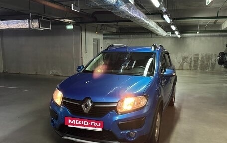 Renault Sandero II рестайлинг, 2015 год, 1 040 000 рублей, 2 фотография