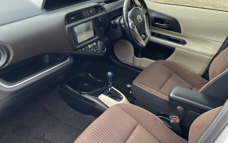 Toyota Aqua I, 2014 год, 880 000 рублей, 9 фотография