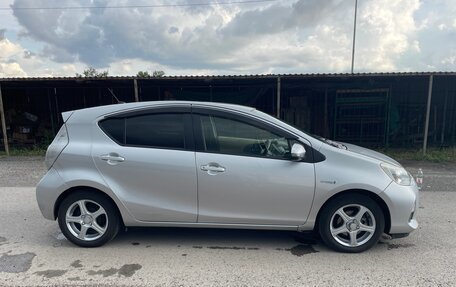 Toyota Aqua I, 2014 год, 880 000 рублей, 2 фотография