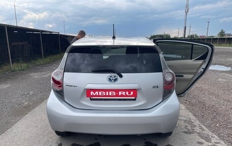 Toyota Aqua I, 2014 год, 880 000 рублей, 3 фотография