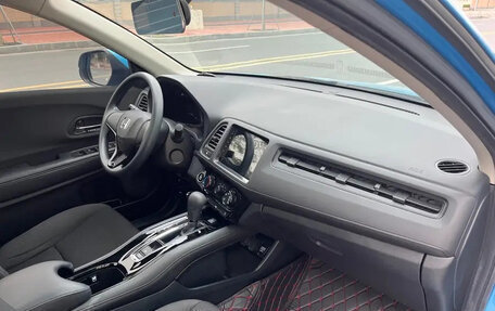Honda Vezel, 2020 год, 1 350 000 рублей, 10 фотография