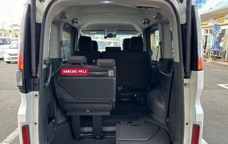 Honda Stepwgn IV, 2021 год, 1 674 000 рублей, 6 фотография