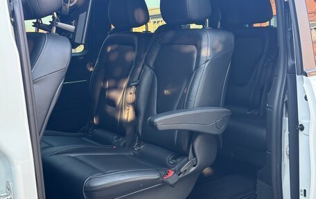 Mercedes-Benz V-Класс, 2017 год, 4 750 000 рублей, 6 фотография