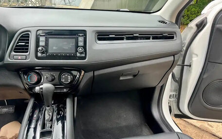 Honda Vezel, 2021 год, 1 350 000 рублей, 7 фотография