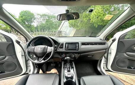 Honda Vezel, 2021 год, 1 350 000 рублей, 9 фотография