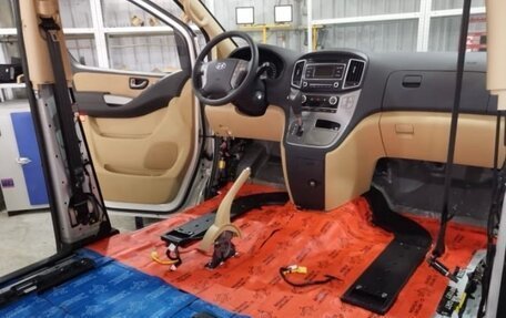 Hyundai H-1 II рестайлинг, 2020 год, 3 700 000 рублей, 12 фотография