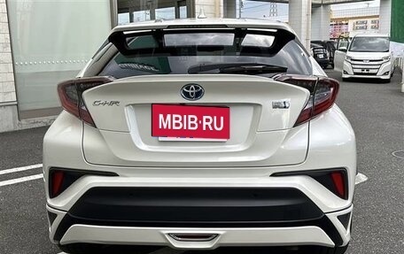 Toyota C-HR I рестайлинг, 2021 год, 1 680 000 рублей, 5 фотография