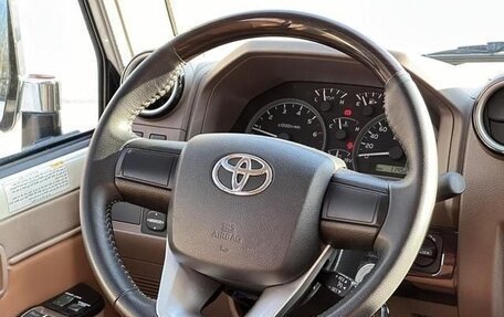Toyota Land Cruiser 70, 2023 год, 7 704 000 рублей, 4 фотография