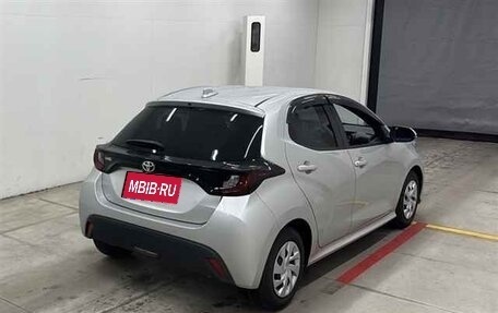 Toyota Yaris, 2021 год, 1 140 000 рублей, 2 фотография