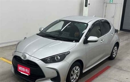 Toyota Yaris, 2021 год, 1 140 000 рублей, 5 фотография