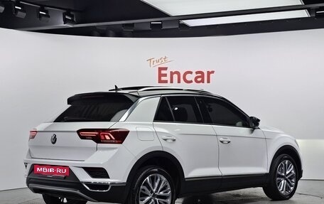 Volkswagen T-Roc I, 2022 год, 2 081 442 рублей, 2 фотография
