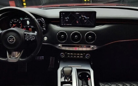 KIA Stinger I, 2021 год, 2 200 000 рублей, 9 фотография
