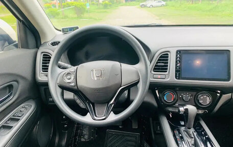 Honda Vezel, 2020 год, 1 350 000 рублей, 14 фотография