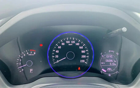 Honda Vezel, 2020 год, 1 350 000 рублей, 15 фотография