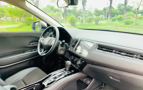 Honda Vezel, 2020 год, 1 350 000 рублей, 12 фотография