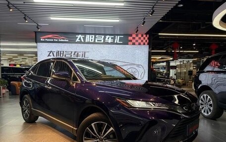 Toyota Harrier, 2022 год, 2 430 000 рублей, 3 фотография