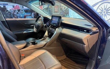Toyota Harrier, 2022 год, 2 430 000 рублей, 15 фотография