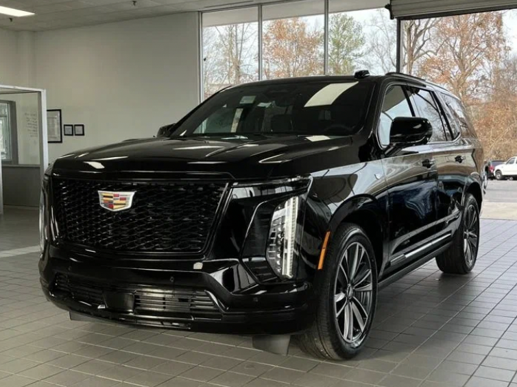 Cadillac Escalade V, 2025 год, 23 000 000 рублей, 2 фотография