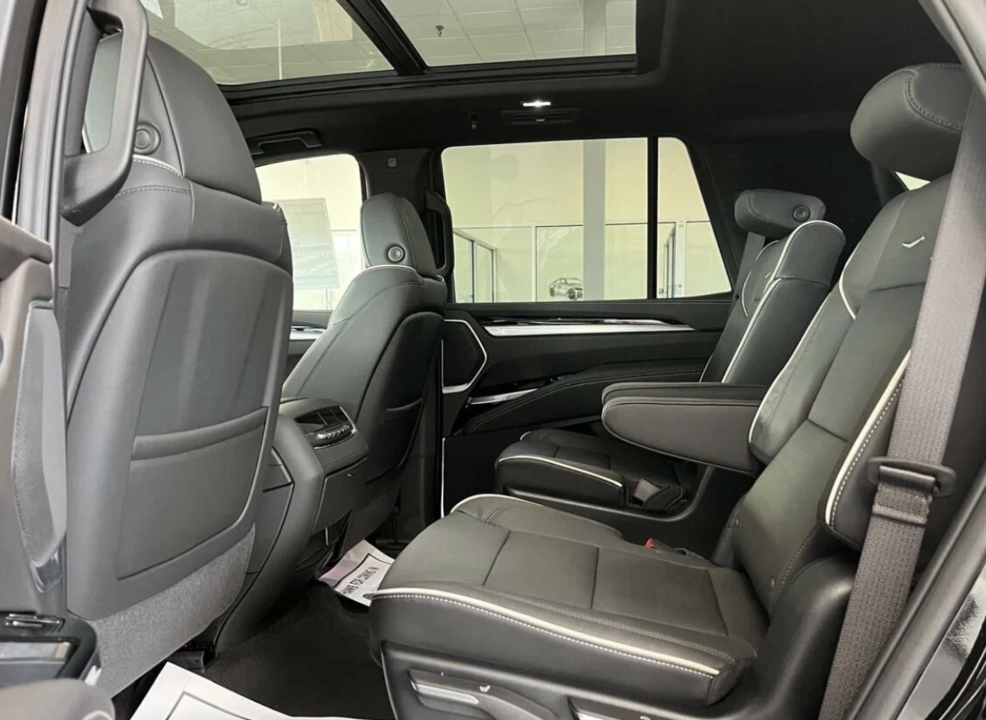 Cadillac Escalade V, 2025 год, 23 000 000 рублей, 7 фотография