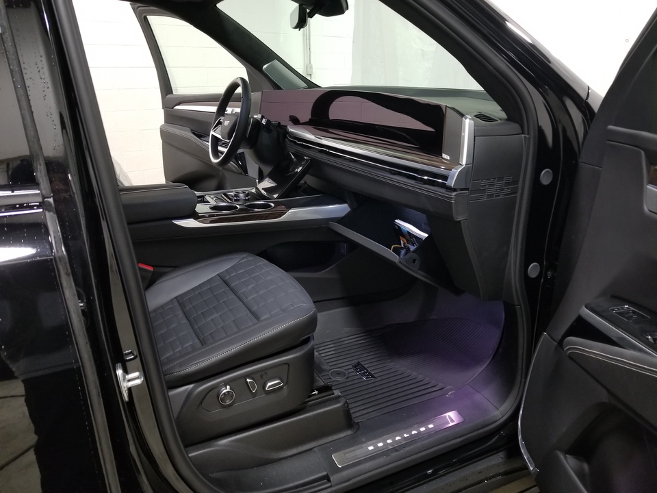 Cadillac Escalade V, 2025 год, 23 000 000 рублей, 10 фотография