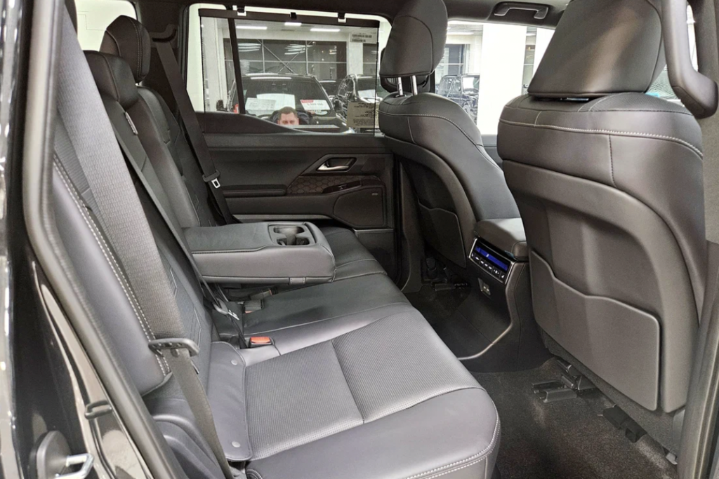Lexus GX II рестайлинг 2, 2024 год, 14 300 000 рублей, 8 фотография