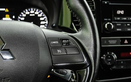 Mitsubishi Outlander III рестайлинг 3, 2019 год, 2 200 000 рублей, 18 фотография