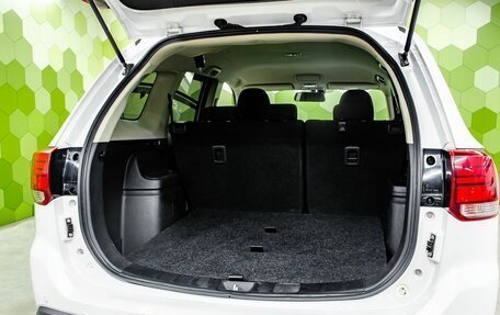 Mitsubishi Outlander III рестайлинг 3, 2019 год, 2 200 000 рублей, 26 фотография