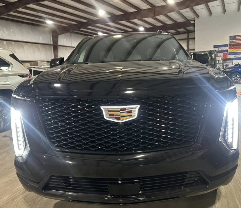 Cadillac Escalade V, 2024 год, 23 000 000 рублей, 4 фотография