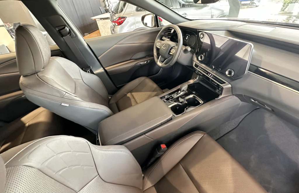 Lexus RX IV рестайлинг, 2025 год, 11 500 000 рублей, 6 фотография