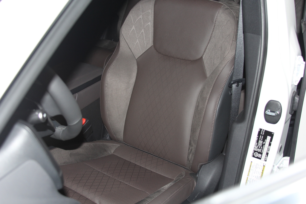 Lexus RX IV рестайлинг, 2024 год, 9 800 000 рублей, 12 фотография