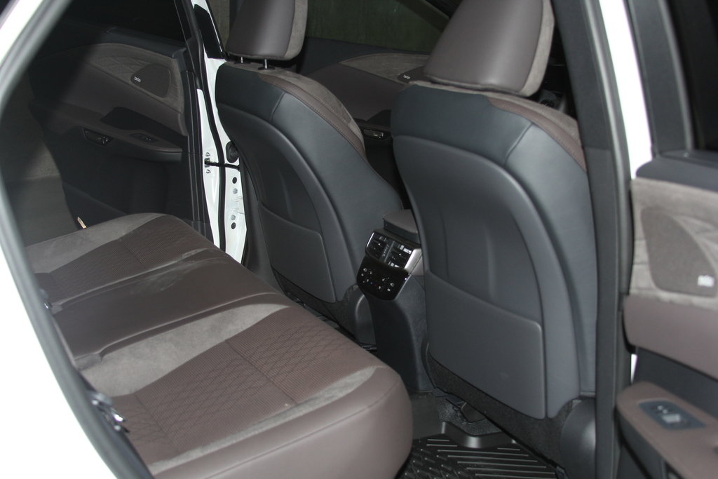 Lexus RX IV рестайлинг, 2024 год, 9 800 000 рублей, 8 фотография