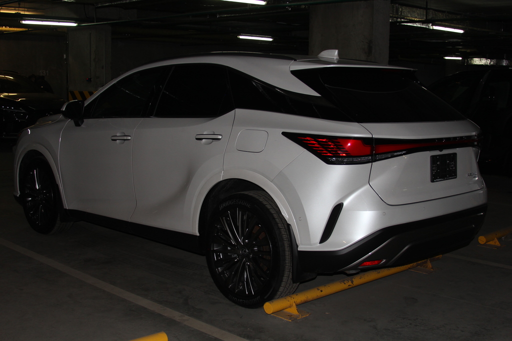Lexus RX IV рестайлинг, 2024 год, 9 800 000 рублей, 3 фотография