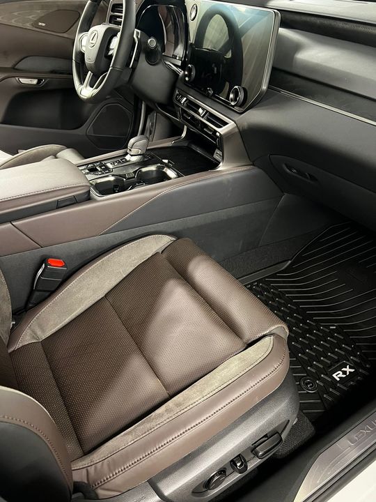 Lexus RX IV рестайлинг, 2024 год, 9 800 000 рублей, 11 фотография