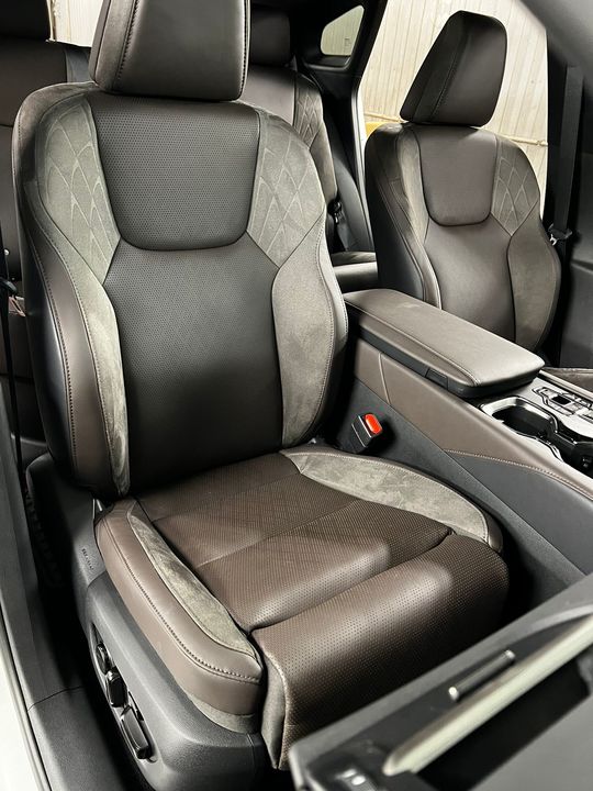 Lexus RX IV рестайлинг, 2024 год, 9 800 000 рублей, 7 фотография