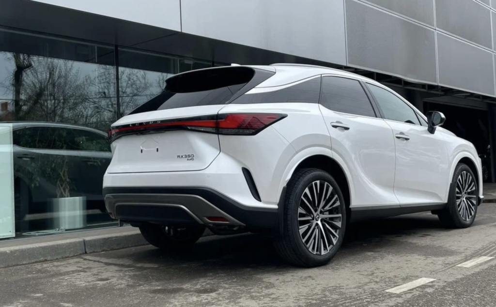 Lexus RX IV рестайлинг, 2024 год, 9 800 000 рублей, 4 фотография