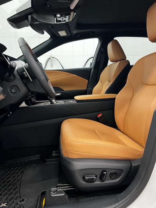 Lexus RX IV рестайлинг, 2024 год, 9 800 000 рублей, 11 фотография