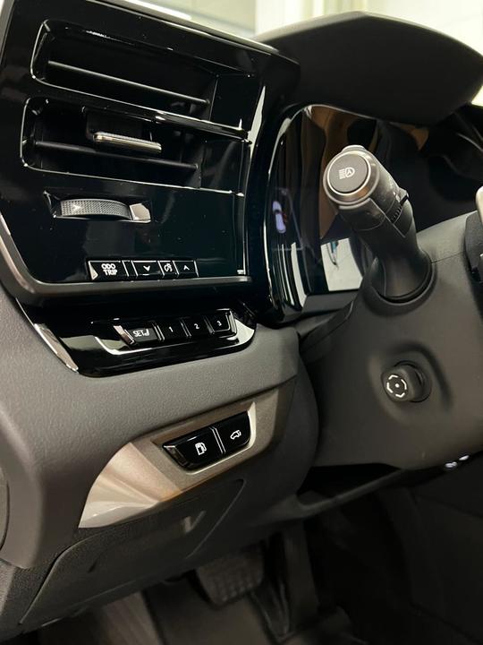 Lexus RX IV рестайлинг, 2024 год, 9 800 000 рублей, 14 фотография