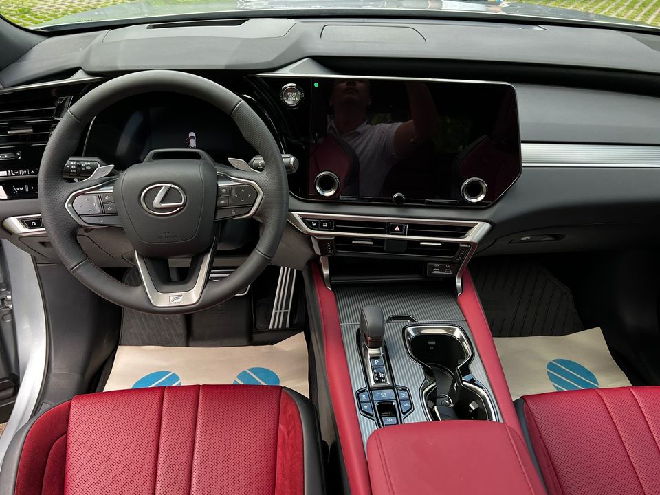 Lexus RX IV рестайлинг, 2024 год, 9 800 000 рублей, 16 фотография